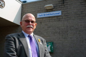 PvdA lid Aalt Brinkhuis ontvangt lintje