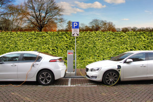 Laadangst belemmert elektrisch rijden, zorg voor meer laadpalen